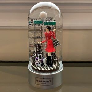 Rare and in perfect condition! Chic Henri Bendel snowglobe